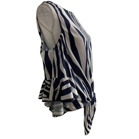 Relaxed Flowy Breezy Front Tie Cold Shoulder Summer Top - Picture 4 of 16